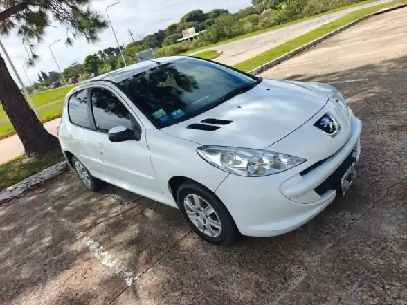 Peugeot 207 Allure 2014  2014 - foto 2