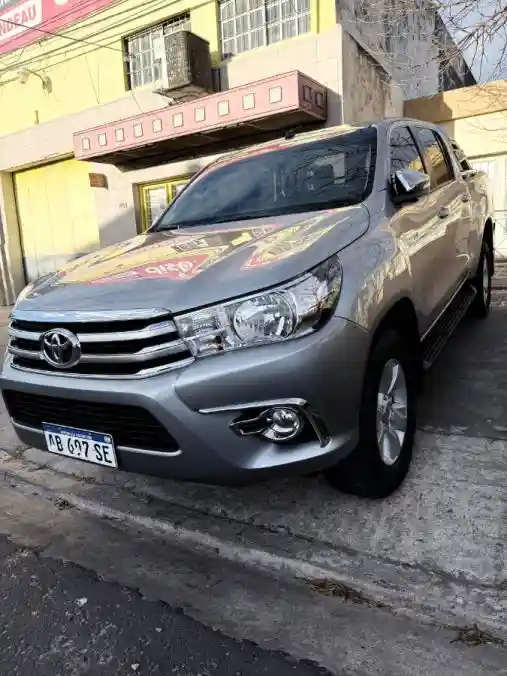 Toyota Hilux Srv 2017  2017 - foto 2