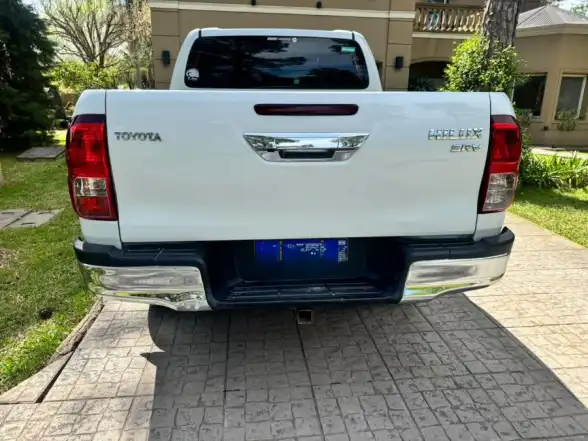 Toyota Hilux  4X4 Srv Tdi - Unico Dueño  2018 - foto 3