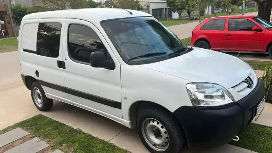 Peugeot Partner 2021Hdi 5 Asientos 87.000Km  2021 - foto 2