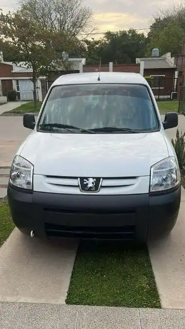 Peugeot Partner 2021Hdi 5 Asientos 87.000Km  2021 - foto 3