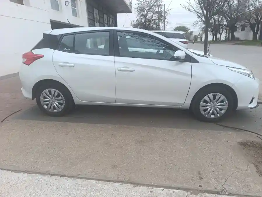 Toyota Yaris Xs 0Km - foto 1