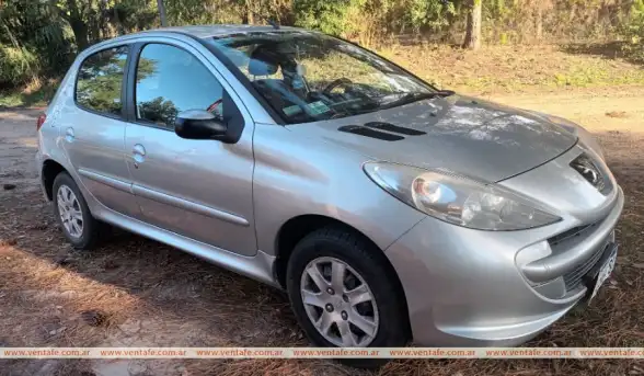 Peugeot 207. Compact. 1.4 - foto 1
