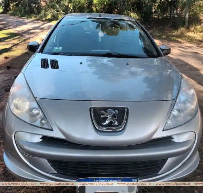 Peugeot 207. Compact. 1.4 - foto 2