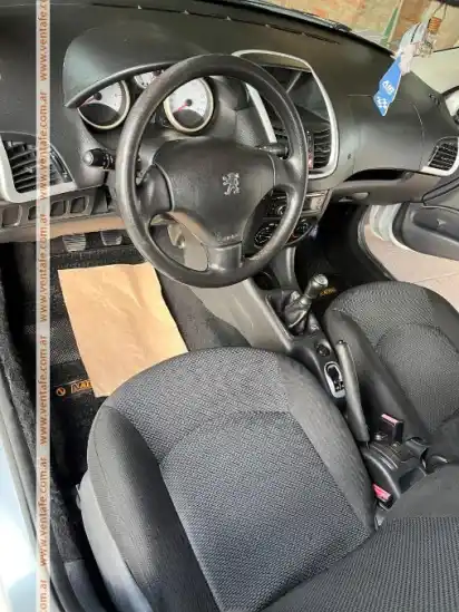 Peugeot 207. Compact. 1.4 - foto 5