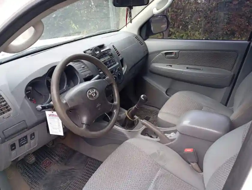 Toyota Hilux 4X2 Dc Sr 3.0 Año 2011 Impecable  2011 - foto 5