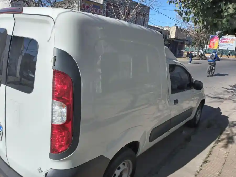 Fiat Fiorino 1.4, 2017 Con 87Mil Km  2017 - foto 2
