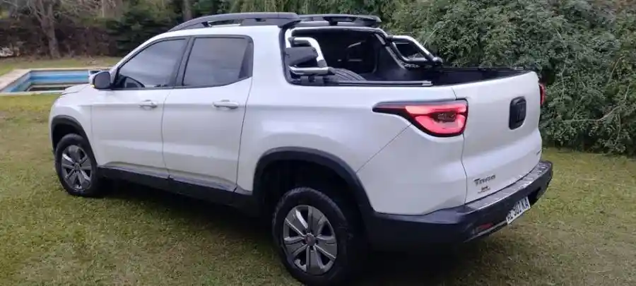 Fiat Toro Freedom 1.8 At 2020  2020 - foto 3