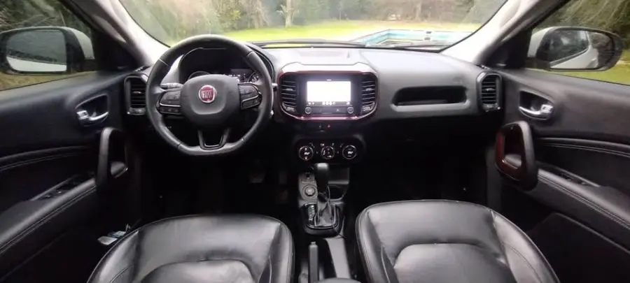 Fiat Toro Freedom 1.8 At 2020  2020 - foto 4