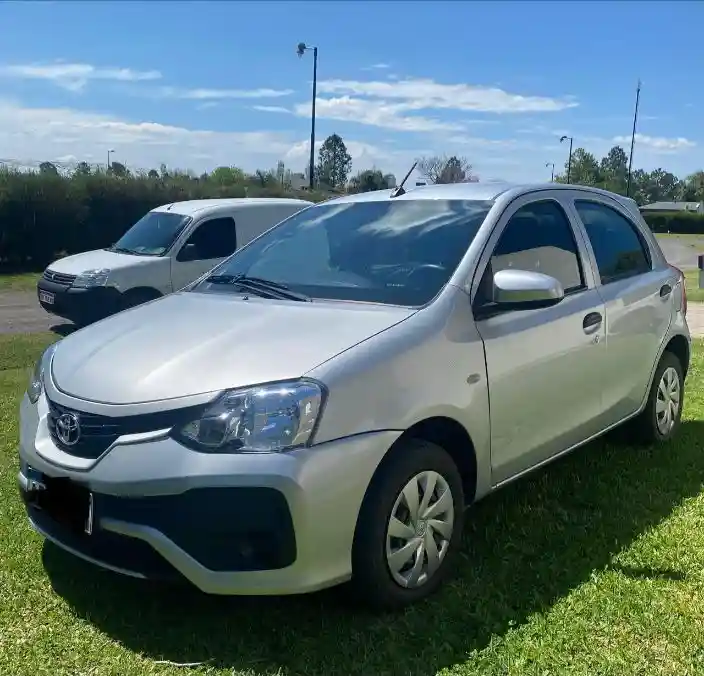 Toyota Etios 1.5 X 6Mt 2023 |  2023 - foto 2