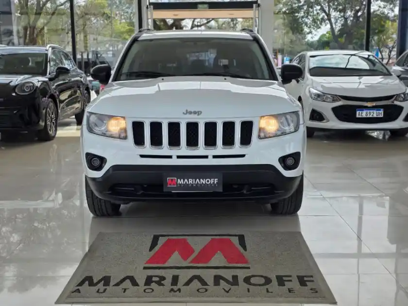 Jeep Compass 2.4 Sport Aut 2013  2013 - foto 2