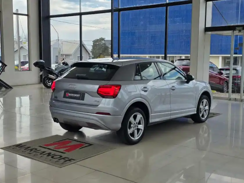 Audi Q2 1.4 Tfsi S Tronic 2018 •  2018 - foto 3