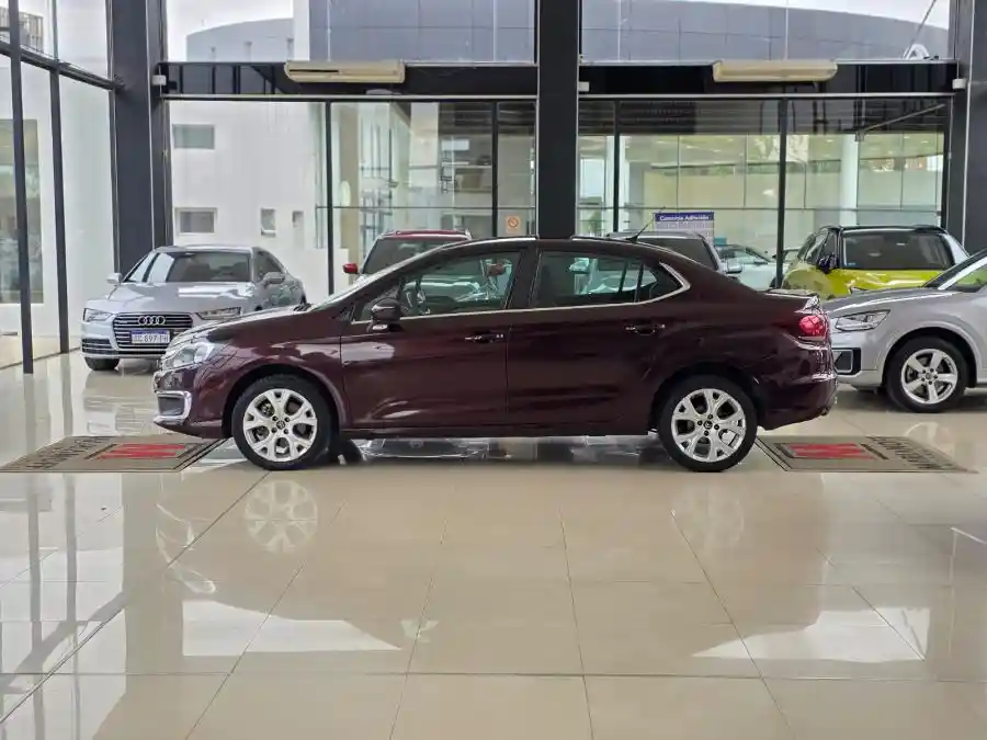 Citroën C4 Lounge 1.6 Thp Feel 2018  2018 - foto 4