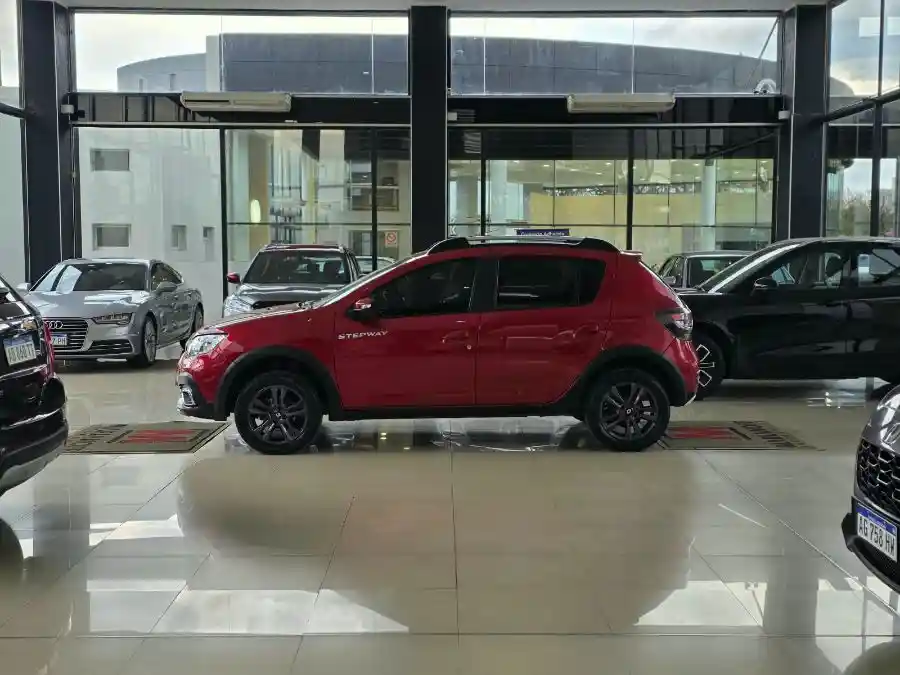 Renault Sandero Stepway 1.6 Intens 2023 + Gnc | 63.000 Km  2023 - foto 4