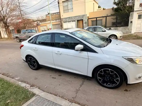 Ford Focus Tope De Gama Automático Cuero Techo - foto 3