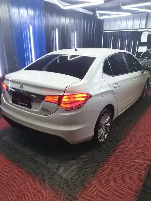 Citroën C4 Lounge  2013 - foto 1