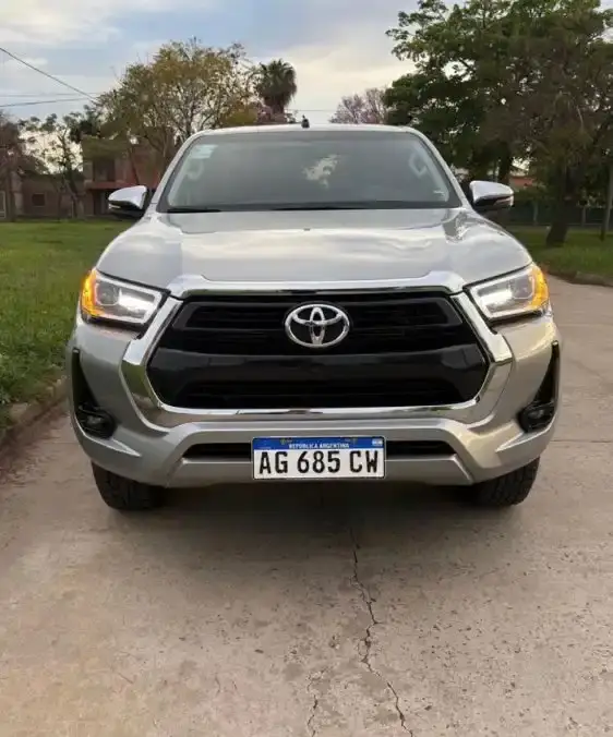 Toyota Hilux Srv 4X2 At 2024 Con 26.000Km  2024 - foto 1
