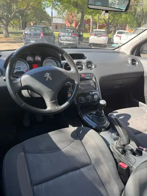 Peugeot 408 Allure 1.6 - foto 4