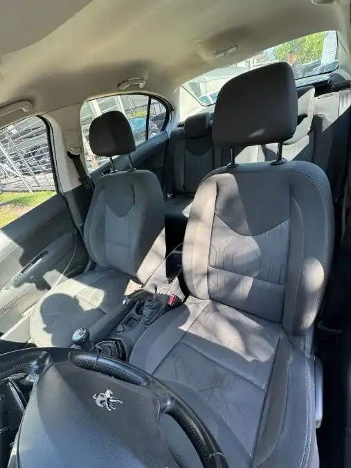 Peugeot 408 Allure 1.6 - foto 5
