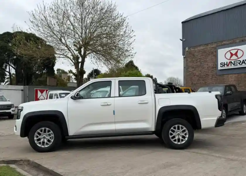 Jmc Grand Avenue 2.3T Nafta 242Cv Manual Gl 4X2  2025 - foto 2