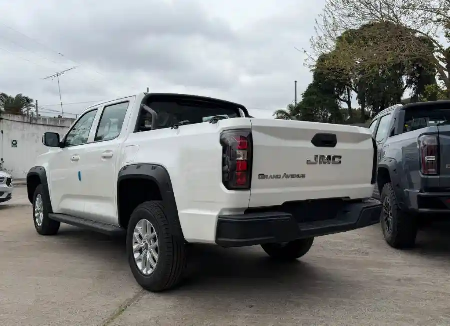 Jmc Grand Avenue 2.3T Nafta 242Cv Manual Gl 4X2  2025 - foto 3