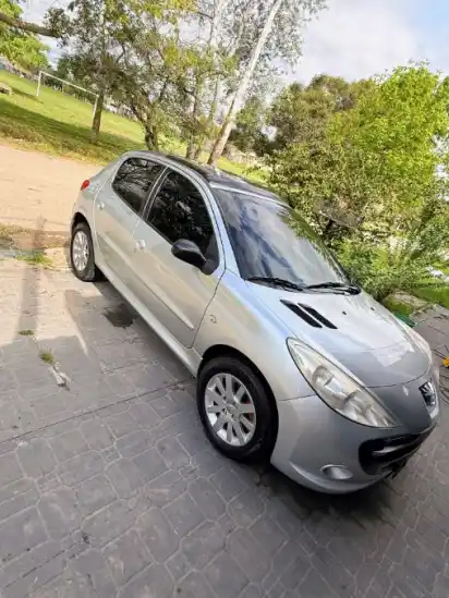 Peugeot 207 Compact Xt 1.6 16V Modelo 2009.  2009 - foto 2