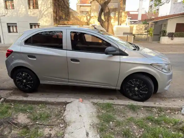 Chevrolet Onix Lt 1.4 2016 - 100.526 Km  2016 - foto 2