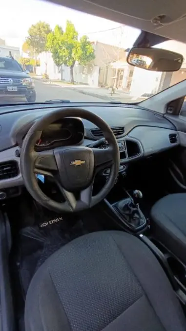 Chevrolet Onix  2018 - foto 3
