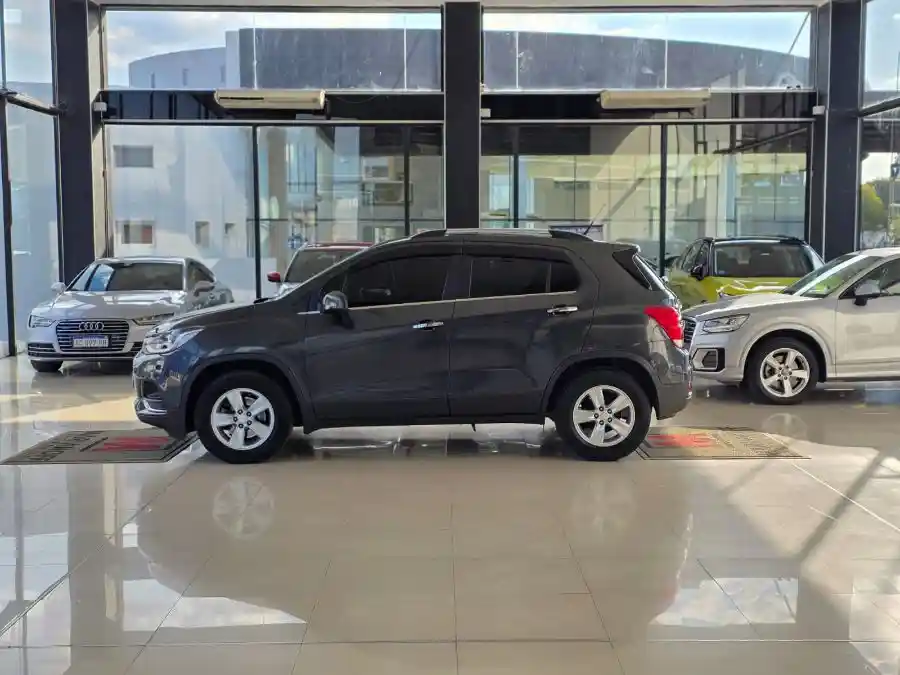 Chevrolet Tracker 1.8 Ltz Premier 4X2 Mt 2019  2019 - foto 4