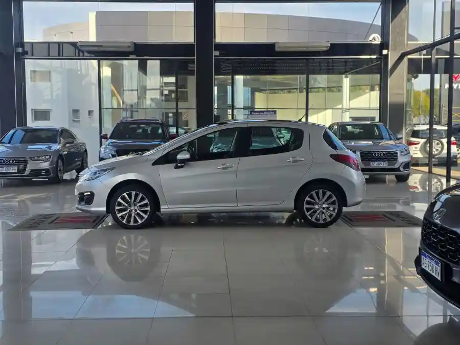 Peugeot 308 1.6 Thp Feline Tip 2021  2021 - foto 4